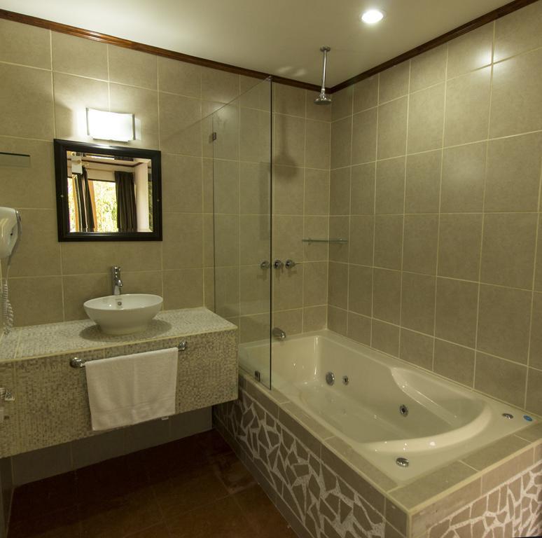 Copacabana Hotel And Suites (Adults Only) Jacó Стая снимка