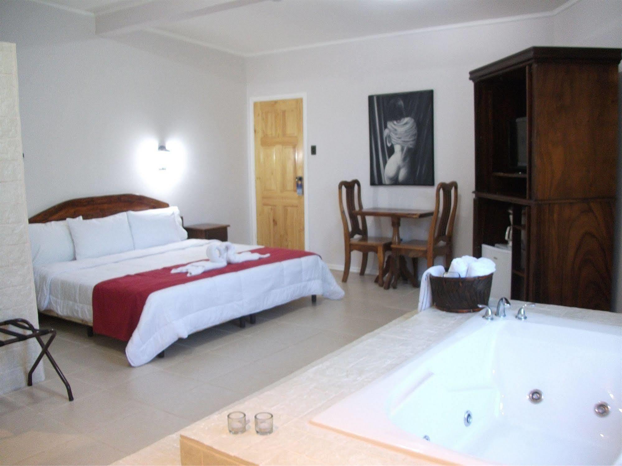 Copacabana Hotel And Suites (Adults Only) Jacó Екстериор снимка