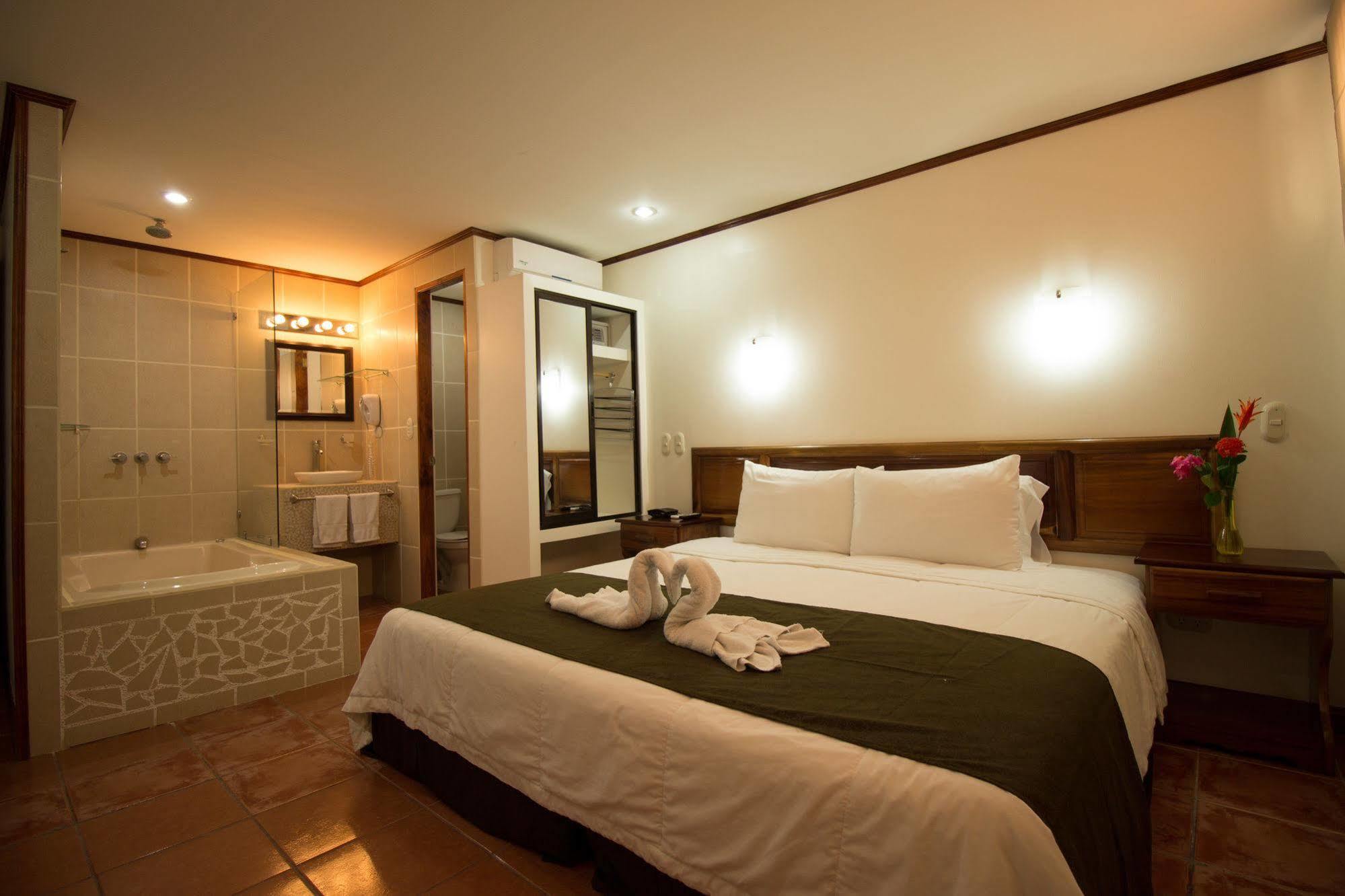 Copacabana Hotel And Suites (Adults Only) Jacó Екстериор снимка